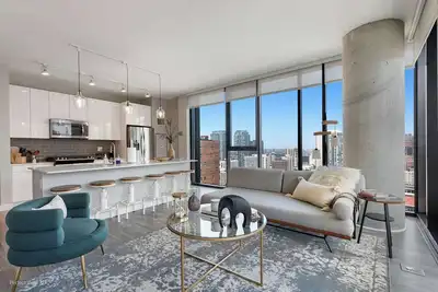 Image de Gold Coast Retreat: Skyline Views, Walkable