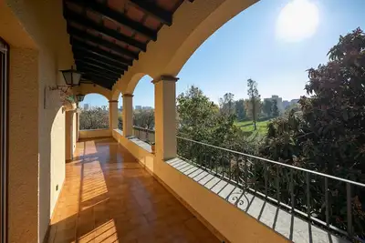 Image de Lake Views Quiet House, no Neighbors. Less Than 10min Walk From Beach and Shops