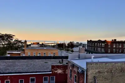 Image de Luxury Door Peninsula Loft Apartment - 30 Mins from Lambeau Field