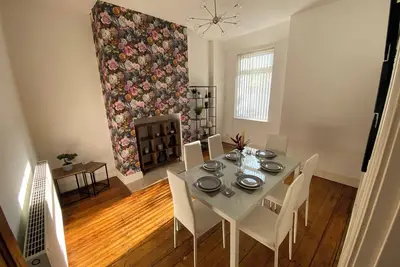 9 bed - Huge Price Reductions For week to month stays