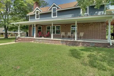 Image de Unique Cotter Getaway w\/ Deck & Outdoor Dining!