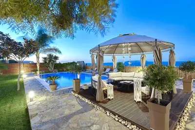 Image de Luxury Villa Thea with indoor heated pool