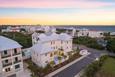 Image de Seven Palms Reunion|Easy Beach Access|Private Pool|Gulf Views|Steps to the Beach