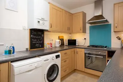 Image de Pass The Keys Spacious 3-Bed House with Garden in Leafy South Manchester