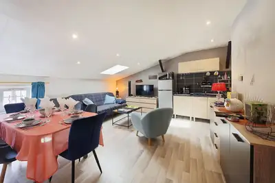 Image de Le Barral - Deux Chambres Appartement, Couchages 6