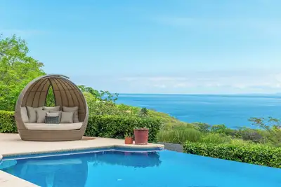 Image de Exceptional 5-Bedroom Retreat in Ocotal: Unparalleled Views and Sunsets