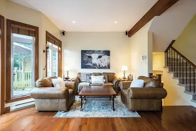 Image de New! Splendid Chalet on Golf course. Top location!