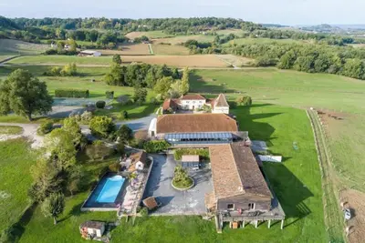 Image de Domaine de Villot - Gîte La Ferme