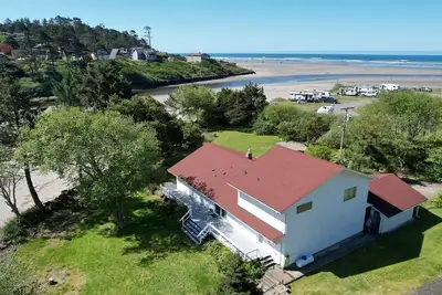 Image de Joe Creek Inn- Unique Home