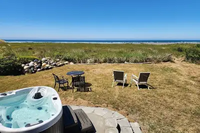 Image de Beachcombers Cabin - Ocean Front with Hot Tub