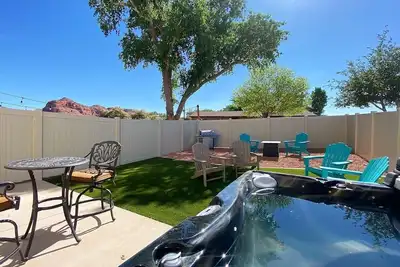 Image de Kanab Family condo with yard & private Hot Tub! Close to Zion and Bryce in the h