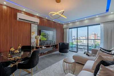 Image de Luxury apartment with a pool near Downtown