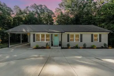 Image de Southern Charm, 3 King Bedrooms, Central