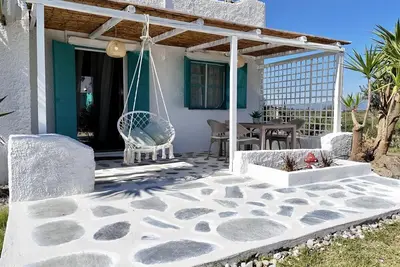 Image de Juan Unique Cycladic Beachfront Cottage - Private garden