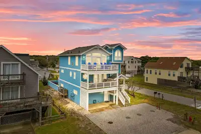 Image de The Blue Crab | House in Nags Head with pool, balconies, & ocean views