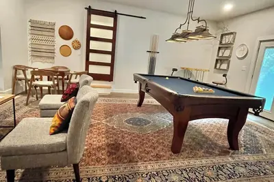 Image de Blue Ridge Bound in beautiful Connestee Falls is mountain living at it’s finest