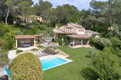Image de Lovely traditional Cote d'Azur villa, 10 min. s from the coast in quiet domaine.