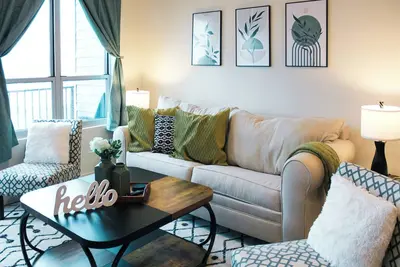Image de Luxurious Apartment in the Heart of Downtown Louisville! King Bed, Pool, Gym!