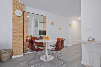 Image de Next to the beach\n\nBrand new apartment with anything you might need.