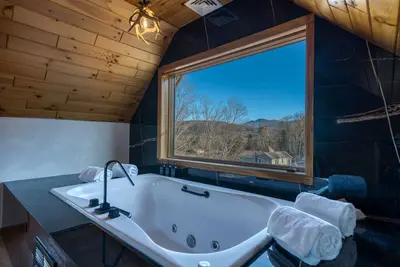 Image de Presidential Duplex Suite With Hot Tub And Wranp Around Balcony