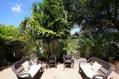 Image de Amazingly Cute Tampa Home!