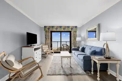 Image de 🌊 Oceanfront 3br Condo | Sleeps 10 | Luxe Stay in Myrtle Beach