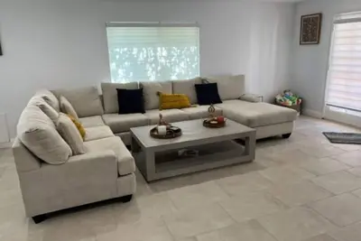 Image de Welcome to Sunny Oasis.