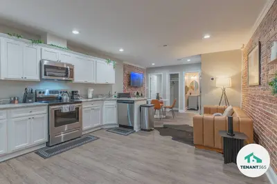 Image de Baltimore's Best Home Away From Home