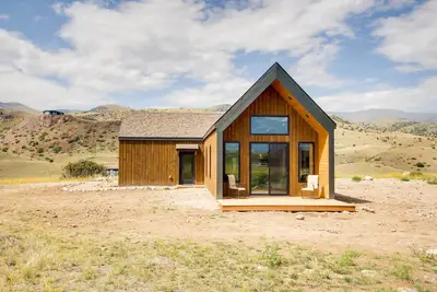 Image de Yellowstone Prairie Retreat: 360 Mountain Views!