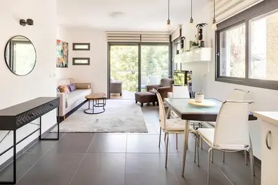Image de Luxury Oasis Tel Aviv Beach\n\n2BD Apt & Parking 2 minute walk from the beach