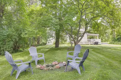 Image de Peaceful Upstate New York Home w\/ Yard + Fire Pit!