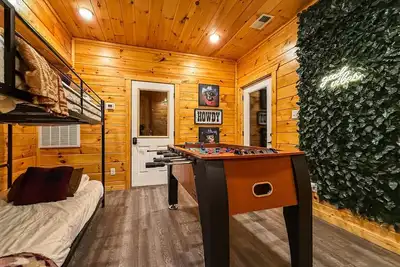 Image de Smoky Mountain Escape|Heated Pool Cabin