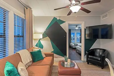 Image de Your Montrose Estate! Sleeps 20/9br/5ba/5pa