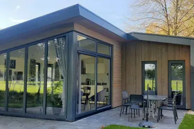 Image de Maison moderne dans un parc de vacances, à côté du parc national Hoge Veluwe