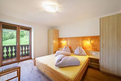 Image de Appartement 'Fichtenhof Enzian' avec vue sur les montagnes, jardin partagé et Wi-Fi