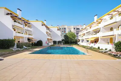 Image de Appartement de vacances \"Vila Mar Azul\" avec balcon, piscine partagée et Wi-Fi