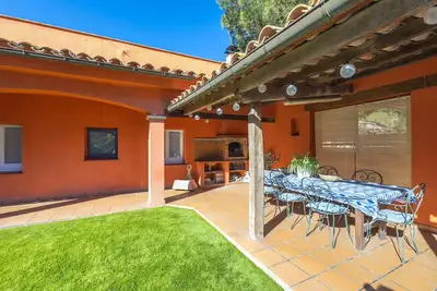 Image de Maison de vacances \"Sant Pol\" réservée aux familles avec piscine privée et Wi-Fi