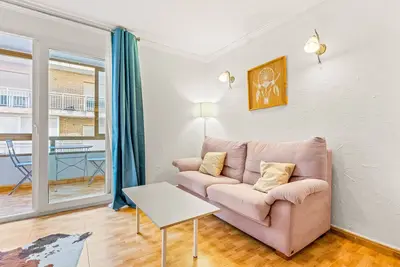 Image de Appartement dans un hôtel 'Unique Hotel Apartment 3-3' avec vue sur la mer, Wi-Fi et climatisation