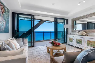 Image de Jewel Stunning Ocean Views 2 Bed Apartment - CoastHM