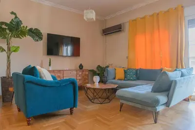Stylish 3 bedroom appartment Piraeus Center next to port and metro