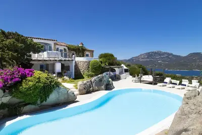 Image de Villa Ă Porto Rotondo avec 9 chambres Ă coucher, 20 couchages