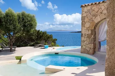 Image de Villa Ă Porto Rotondo avec 10 chambres Ă coucher, 20 couchages