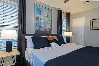 Image de Your Montrose Estate! Sleeps 12/5br/3ba/3pa