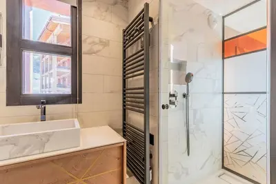 Image de 1er étage, vue panoramique, sauna, hammam, terrasse, casier à ski, 64m², Les Arcs