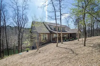 Image de Bella Vista Lakefront Adventure Cabin with swim dock, B40 trail access