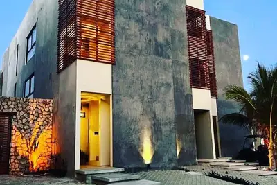 Image de Brand new modern-bohemian, Ocean front, 2 bed, 2 bath condo. With pool.