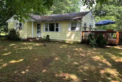 Image de Cozy Ranch five minutes from Mashomack Preserve, beaches and miniature golf.