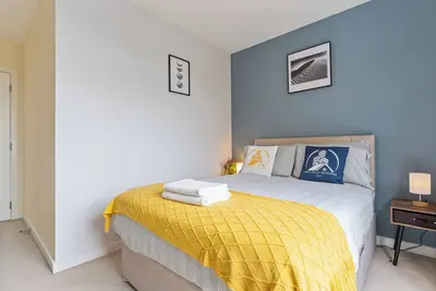 Image de 2-Br serviced Apt In Telford - W/Wi-fi /Netflix