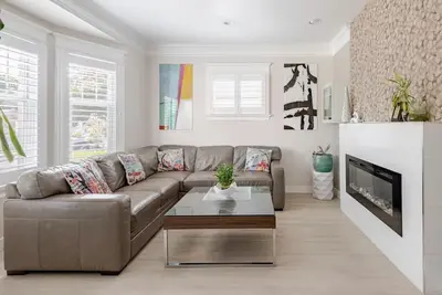 Image de CentralDowntownSanJose-Stunning, fireplace Modern Craftsman house/Sap, Airport