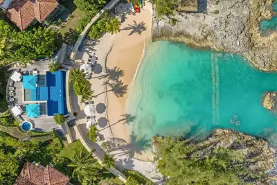 Casa Luna 4Bed 5Bath, Beach, Pool, & More for 10+2